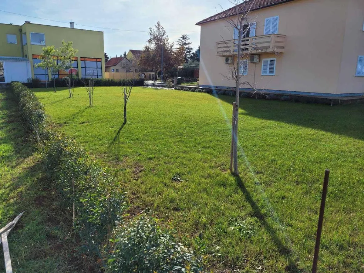 Apartmani Loli Ugljan 0*,  Croacia