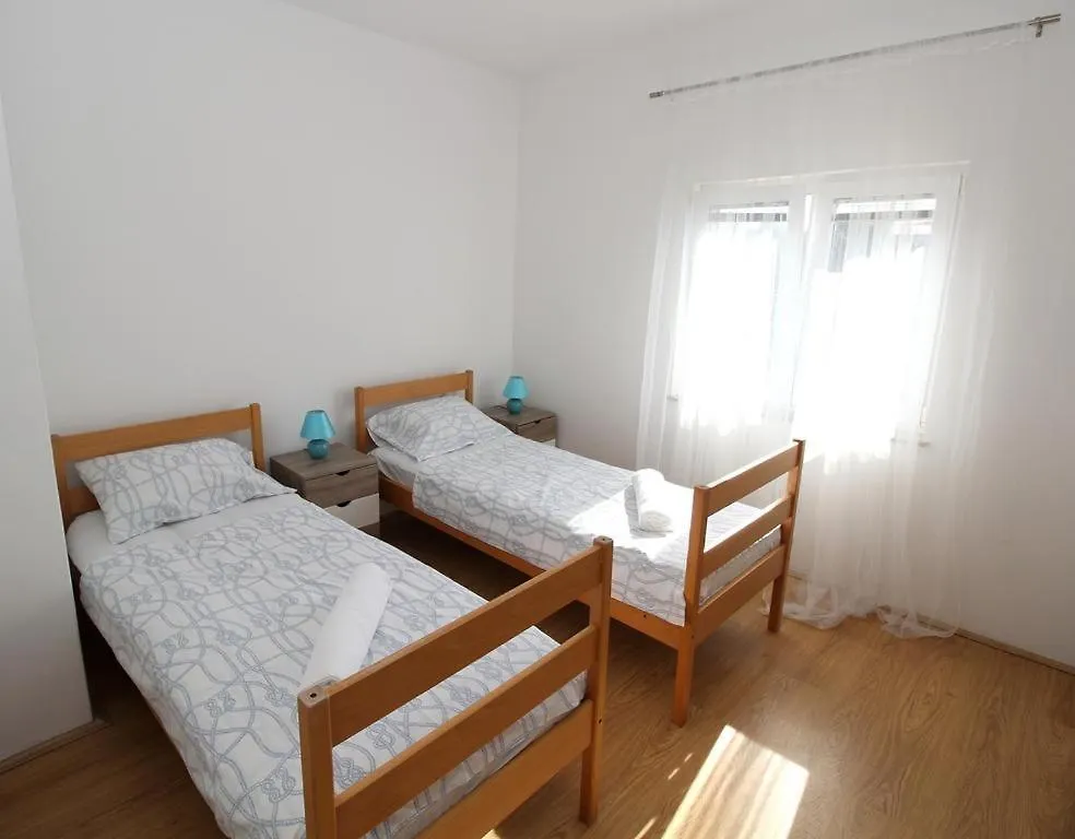 Apartmani Loli Ugljan